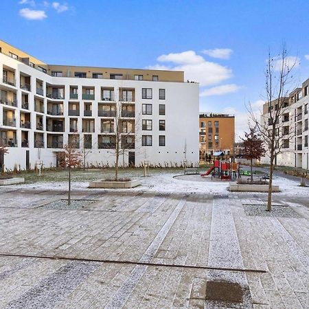 Sunflower - Modern Large Charming Apartment With Balcony Bratislava Dış mekan fotoğraf